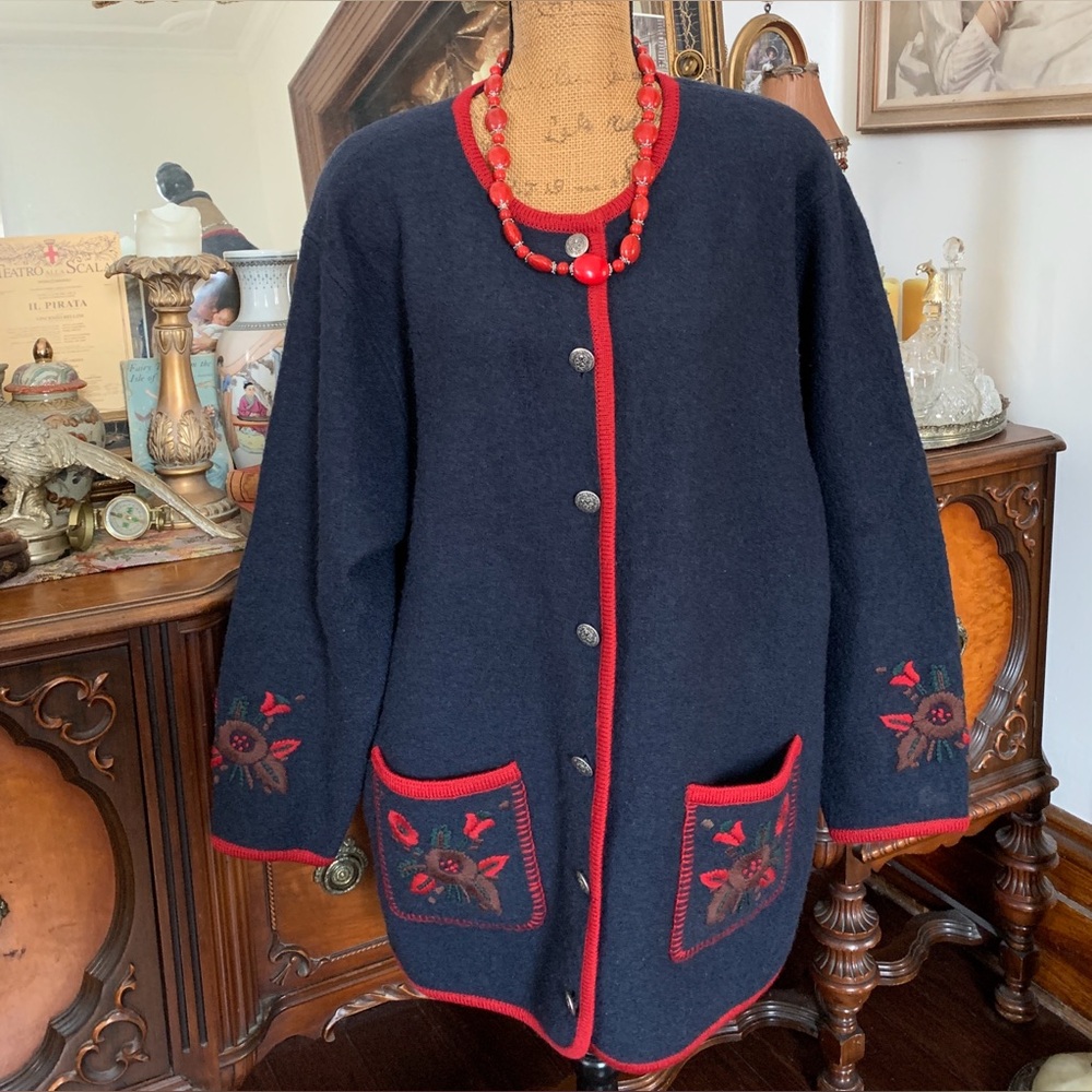 Vintage Norwegian-inspired 100% Wool Floral Embroidered Boho Sweater Cardigan - Picture 4 of 11